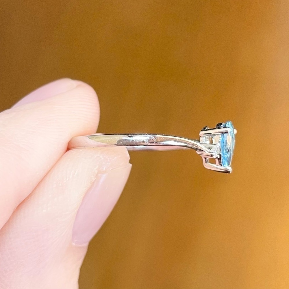 dainty deep blue aquamarine teardrop diamond 18k solid white gold solita… - Picture 6 of 10